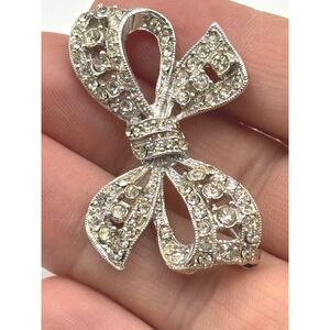 Vintage Sparkling Silver Tone Rhinestone Bow Brooch Pin Dazzling Statement piece